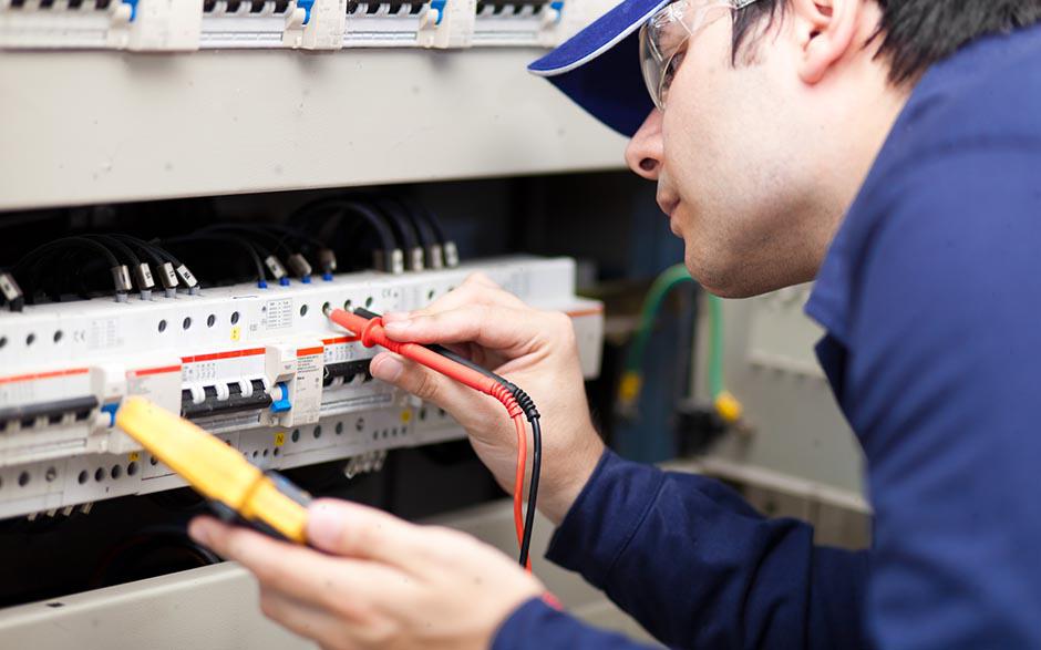 cherche électricien Paris 1