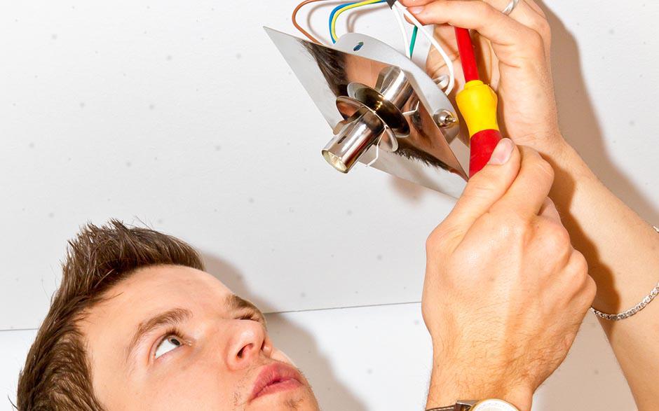 cherche électricien Paris 1