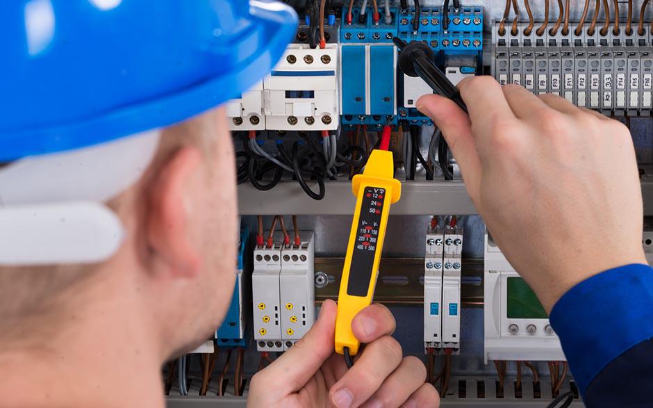 cherche électricien Paris 1